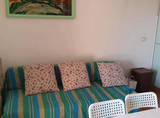 Cala Delfino Nyaraló *